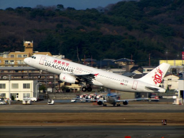 Airbus A320 (B-HSE)