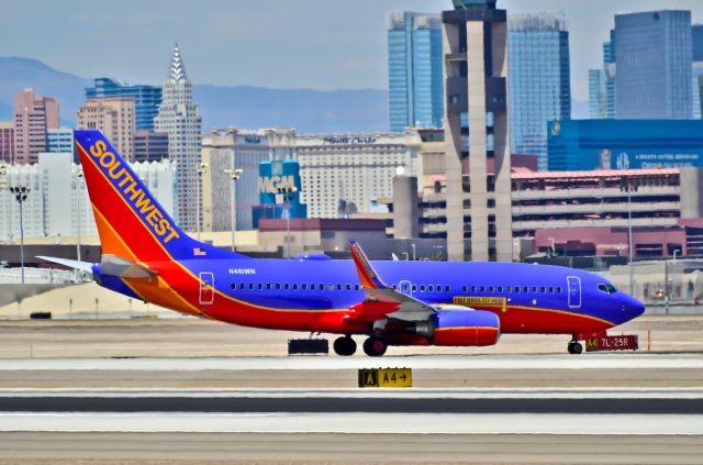 Boeing 737-700 (N481WN) - N481WN Southwest Airlines 2004 Boeing 737-7H4 (cn 29853/1564)  Las Vegas - McCarran International (LAS / KLAS) USA - Nevada, July 18, 2012 Photo: Tomás Del Coro