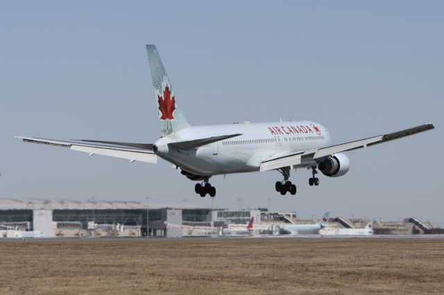 BOEING 767-300 (C-FMWU) - March 23, 2009 - landed Toronto 