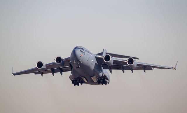 Boeing Globemaster III (64-0065) - Spotted at KPHX on January 14, 2021