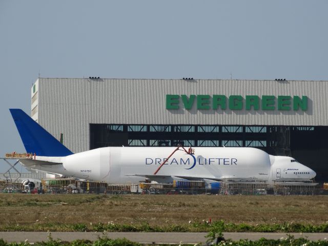 Boeing 747-200 (N747BC) - This Dreamlifter was back in north Taiwan (EVA air), the secondly sweet hometown, for regular services. Welcome back!