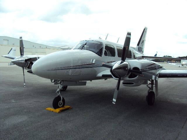 Piper Navajo (N42RC)