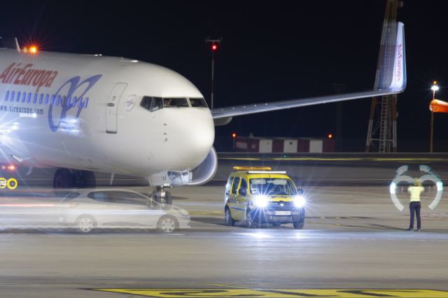Boeing 737-800 (EC-LXV)