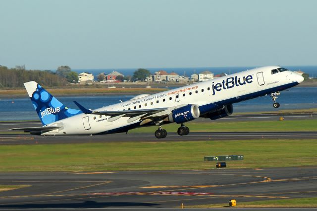 Embraer ERJ-190 (N239JB) - JBU 783 departing for Raleigh-Durham