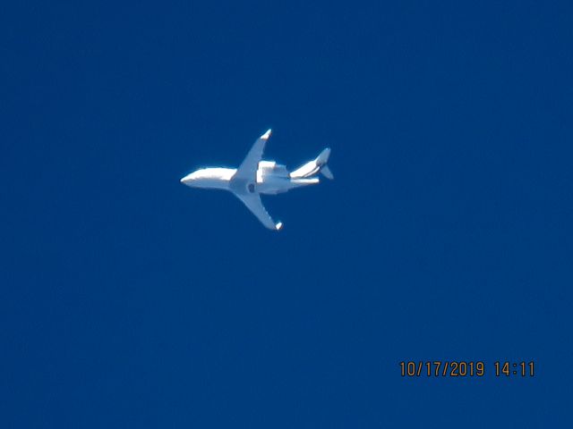 Canadair Challenger (N605L)