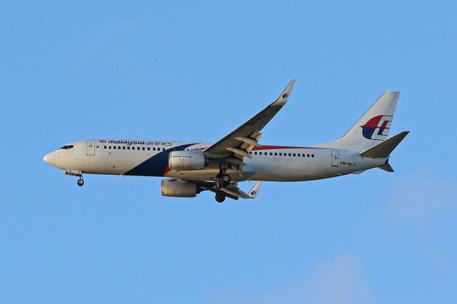 Boeing 737-700 (9M-MLS)