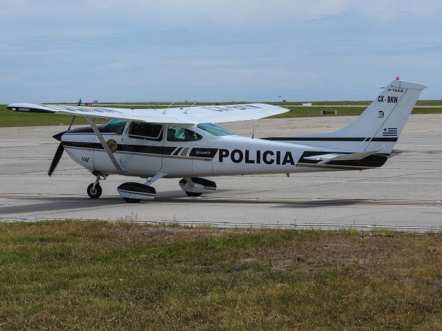 Cessna Skylane (CX-BKW)