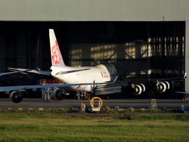 Boeing 747-400 (B-18715)