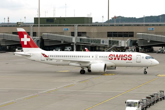 Airbus A220-300 (HB-JCB)