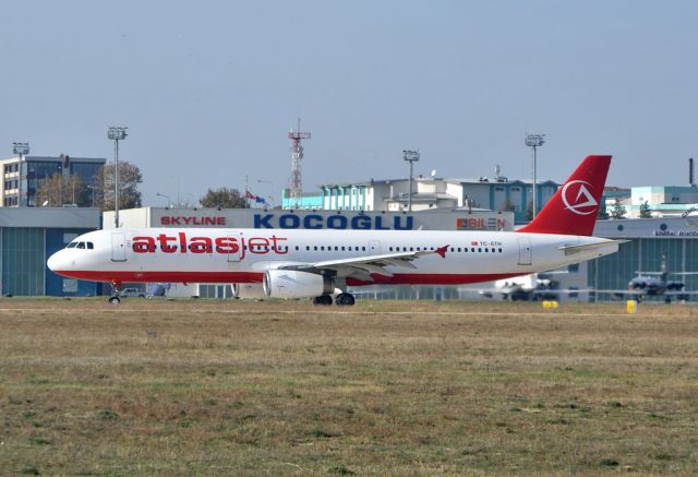 Airbus A321 (TC-ETH)