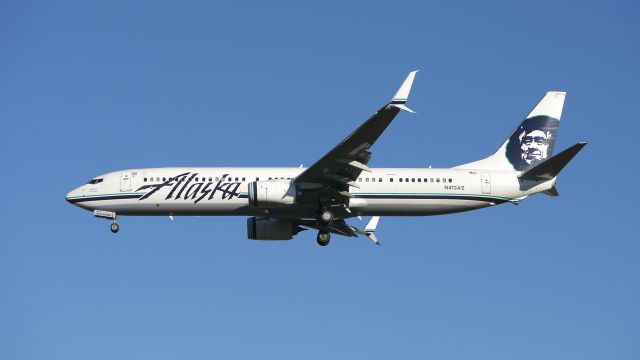 Boeing 737-900 (N413AS) - ASA661 on final to Rwy 34C ON 2/23/15. (ln 4386 / cn 35205).