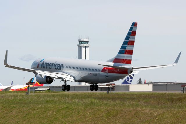 Boeing 737-800 (N922NN)