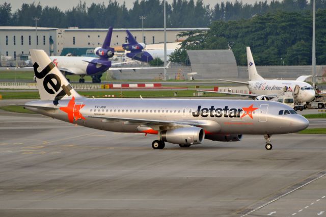 Airbus A320 (9V-JSQ)