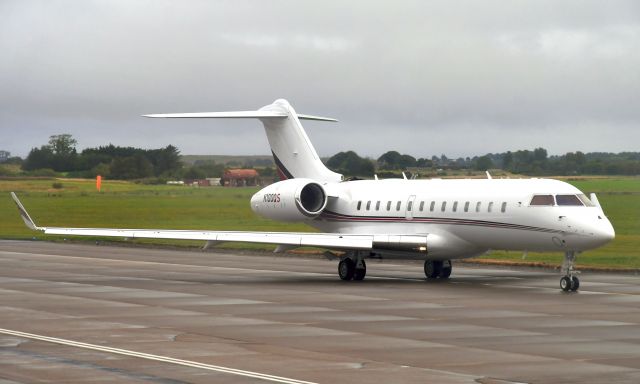 Bombardier Global 5000 (N100QS) - NetJets Bombardier Global 5000 N100QS in Inverness 