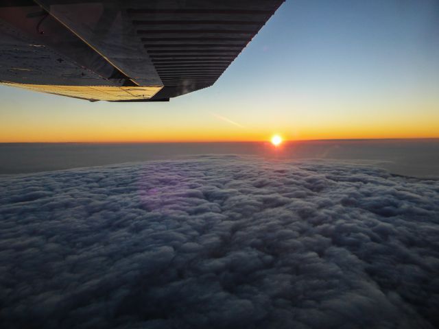 Cessna Skylane (N1967X) - Love flying at sunset....