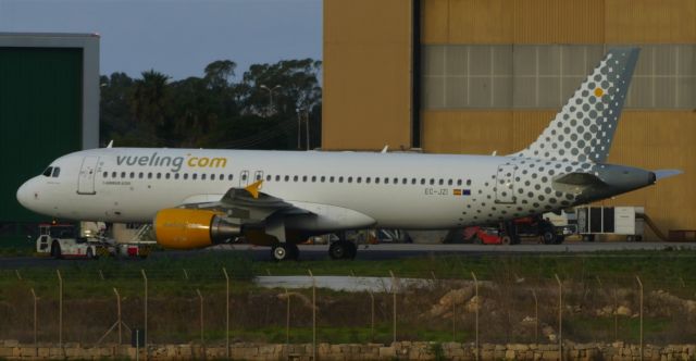 Airbus A320 (EC-JZI) - At maintenance at SRT