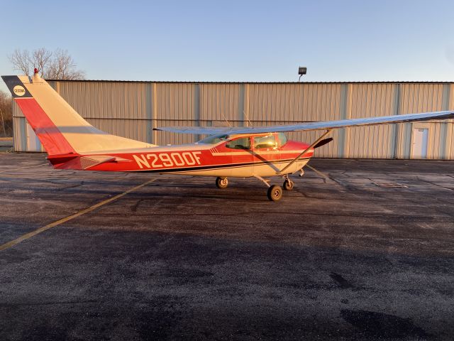 Cessna Skylane (N2900F)