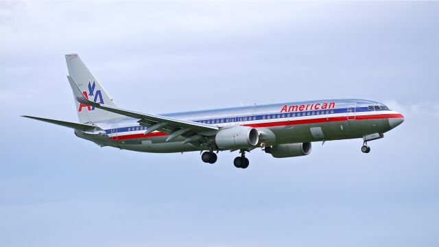 Boeing 737-800 (N938AN) - AAL9625 from KDFW on final to Rwy 16R on 10/21/14. (LN:608 / cn 29533). The aircraft will undergo maintenance at ATS.