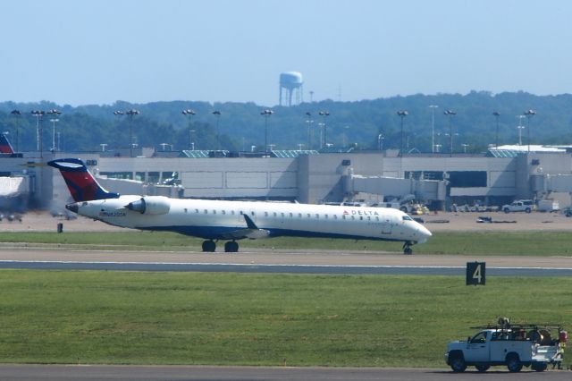 Canadair Regional Jet CRJ-200 (N820SK)