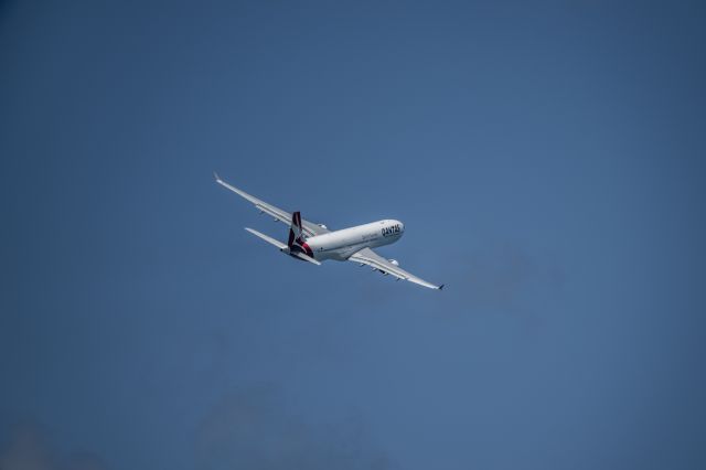 Airbus A330-300 (VH-QPF) - Standing at end of 8R