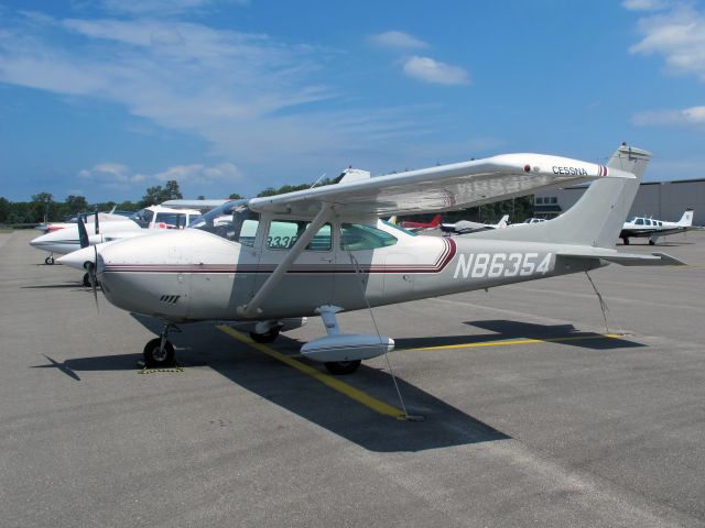 Cessna Skylane (N86354) - The Skylane is a very good personal travel aircraft.