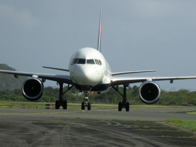 Boeing 757-200 (N690DL)