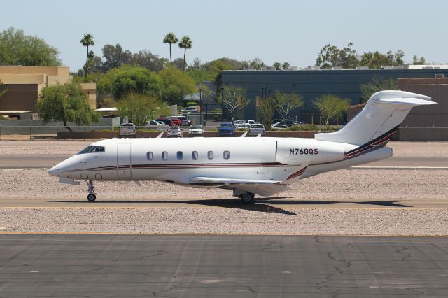 Canadair Challenger 350 (N760QS)