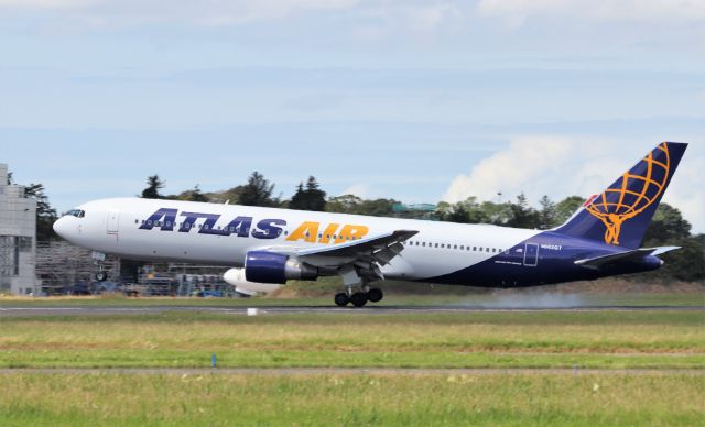 BOEING 767-300 (N662GT) - atlas air b767-31a n662gt landing at shannon 20/7/20.