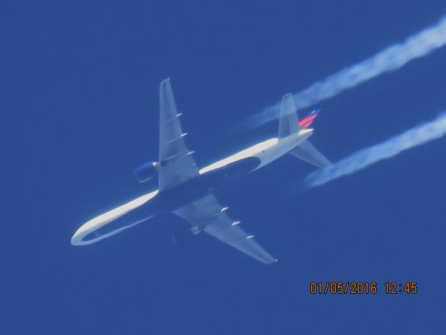 Boeing 757-200 (N668DN)