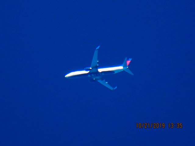 Boeing 737-900 (N884DN)