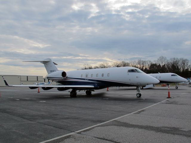 Bombardier Challenger 300 (N516FX)