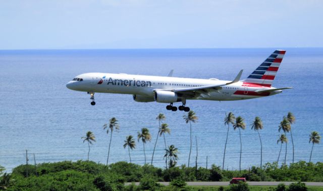 Boeing 757-200 (N175AN)