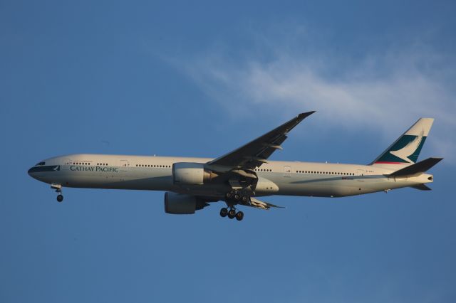 BOEING 777-300ER (B-KPF)