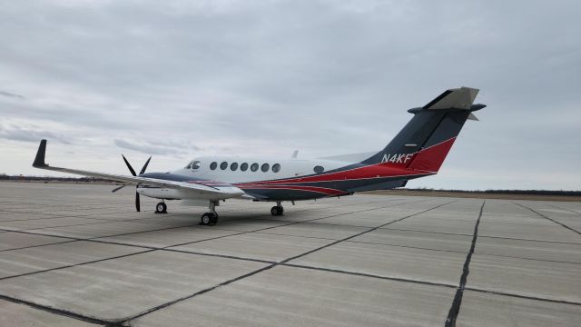 Beechcraft Super King Air 300 (N4KF)