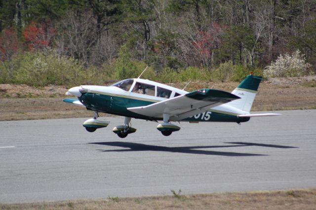 Piper Cherokee (N56015)