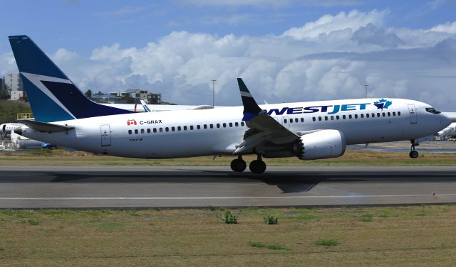 Boeing 737 MAX 8 (C-GRAX)
