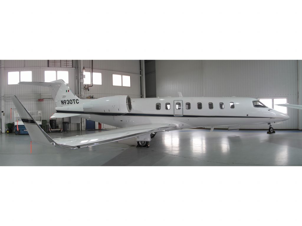 Learjet 45 (N930TC) - A very fast aircraft! Zomm in to see the high resolution of the photo.