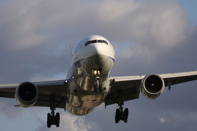 Boeing 777-200 (JA710A) - April 15th 2018:HND-ITM.