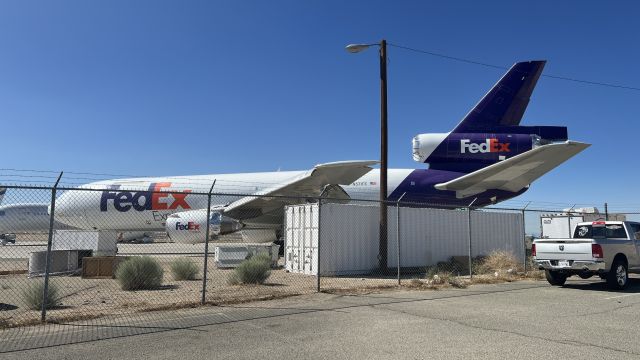 McDonnell Douglas DC-10 (N571FE)