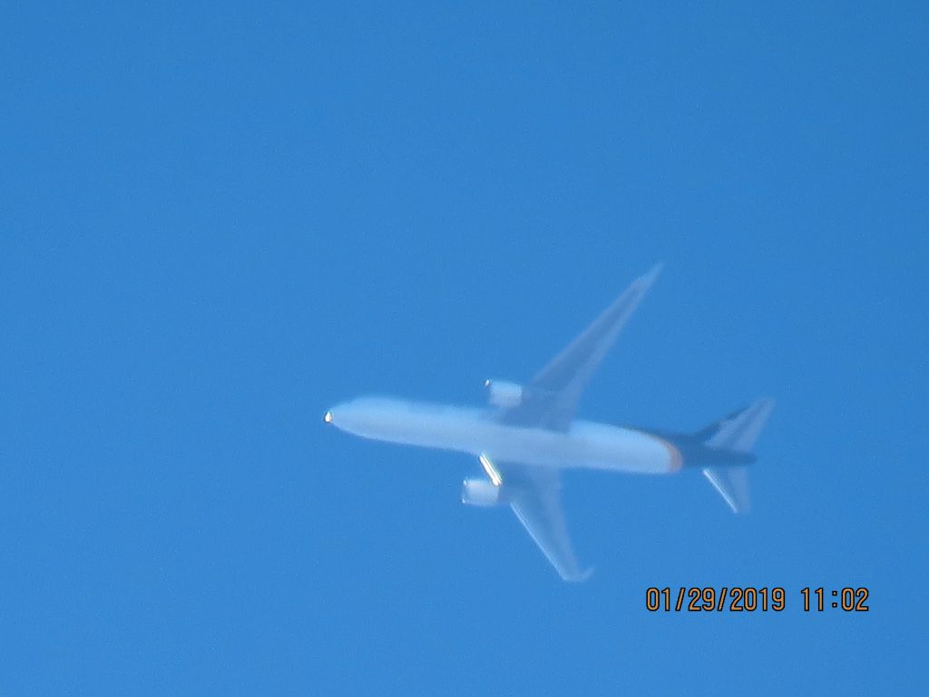 BOEING 767-300 (N344UP)