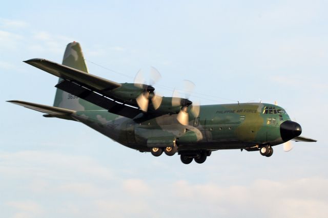 Lockheed C-130 Hercules —