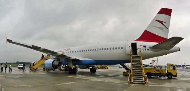 Airbus A320 (OE-LBW) - Austrian Airlines Airbus A320-214 OE-LBW in Vienna 