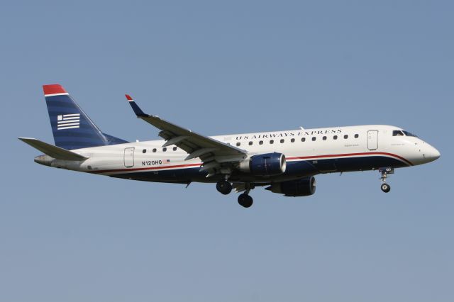 Embraer 175 (N120HQ) - August 29, 2010 - arrived Washington Reagan