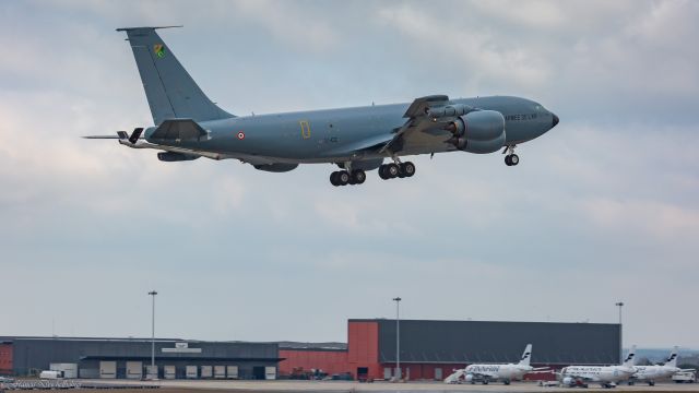 Boeing C-135B Stratolifter (F-UKCC)