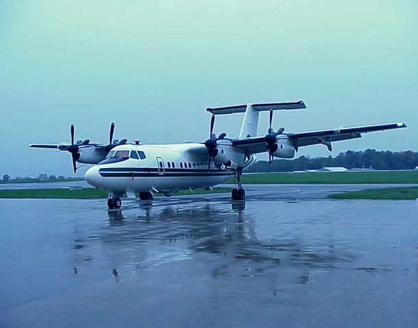 de Havilland Dash 8-100 (N176RA)