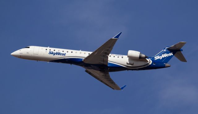 Canadair Regional Jet CRJ-700 (N768SK) - Spotted at KPHX on January 14, 2021