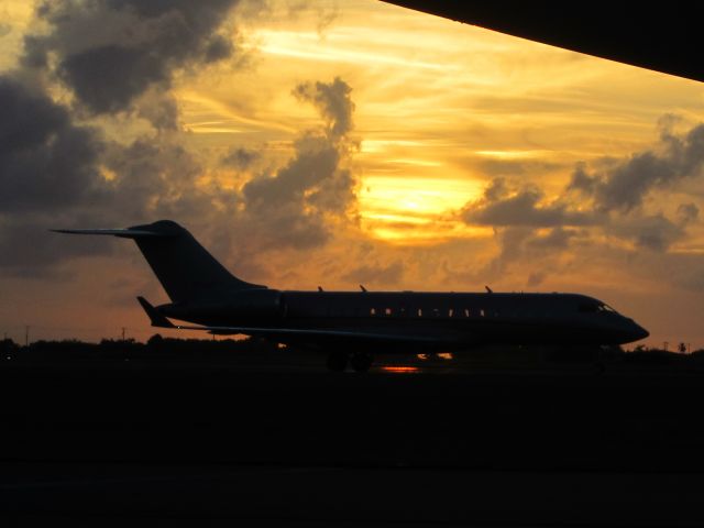 Bombardier Global Express (9H-VJY)