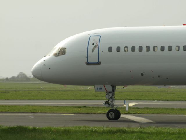 BOEING 737-300 (G-LSAM)