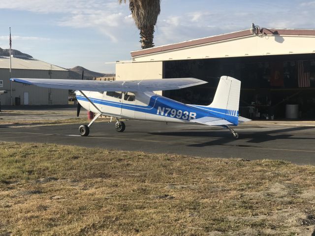 Cessna Skyhawk (N7993B) - At the Hangar