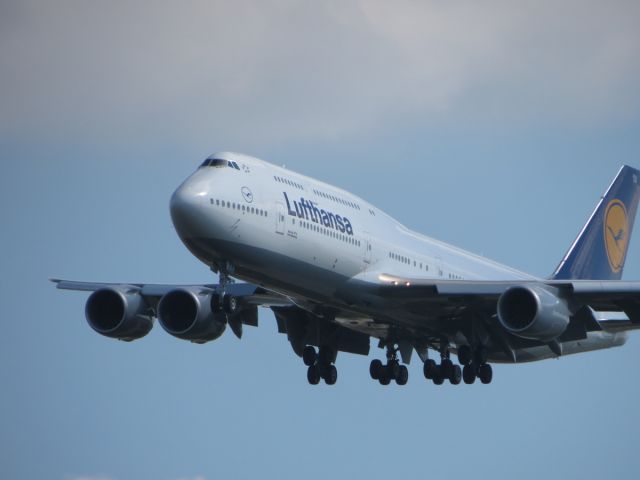 BOEING 747-8 (D-ABYA)